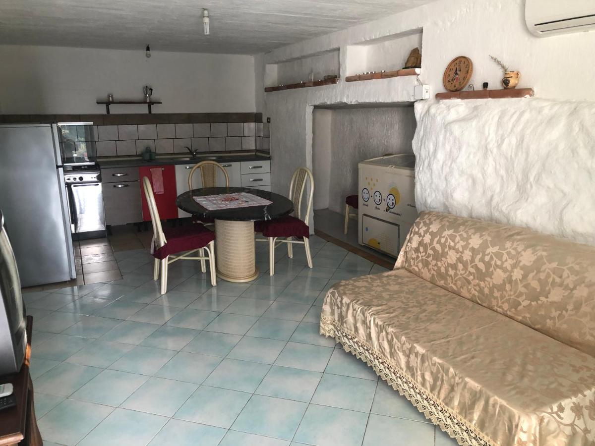 Sarrala Apartment Tertenia Bagian luar foto